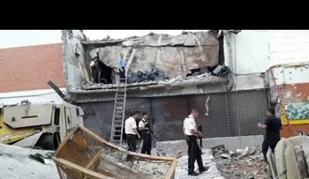 30 delincuentes fuertemente armado se roban US40 millones; incendian 15 autos