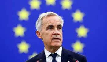 Carney critica a Trump en Francia y apoya estrechar lazos de Canadá con la Unión Europea