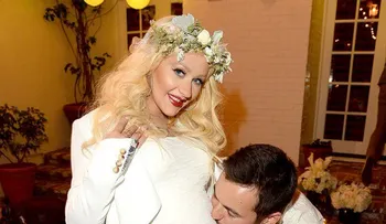 La cantante Christina Aguilera da a luz una niña llamada Summer Rain