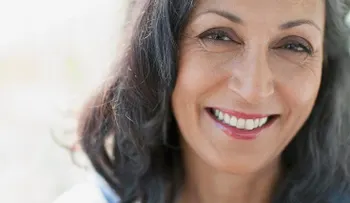Cómo tener los dientes más blancos después de los 40