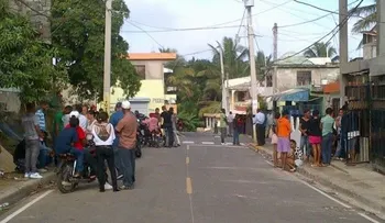 Hombre se electrocuta en una pollera de Santiago