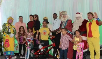 DNCD entrega juguetes a hijos de agentes y niños del Capotillo