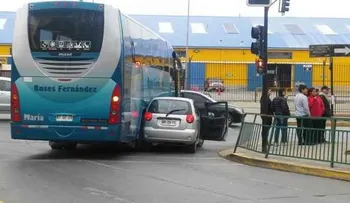 ¿Es este autobús comeautos; la solución al problema de tráfico en las grandes ciudades?