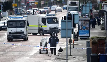 Irlanda del Norte está "bajo grave amenaza" de ataques después de la bomba que explotó en Belfast