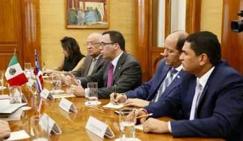 Andrés Navarro acuerda con ministro de Educación de México para proyectos educativos 