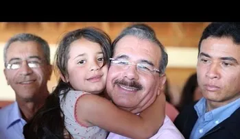 Presidente Medina en Juncalito; dispone siembra de chinola en apoyo caficultores