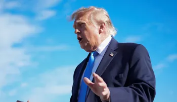 Trump afirma que los detenidos por terrorismo en Reino Unido planeaban atacar la base RAF Fairford