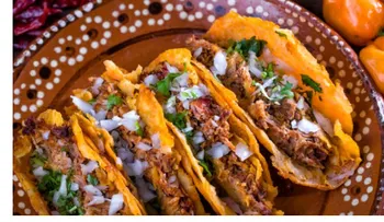 Chef revela la salsa clave para unos tacos llenos de sabor