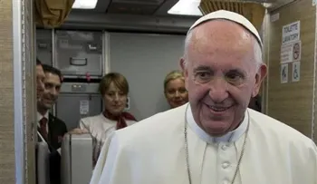 El papa aplaude el acuerdo de paz alcanzado en Colombia