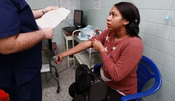 El virus del Zika está presente en muestras de saliva y orina