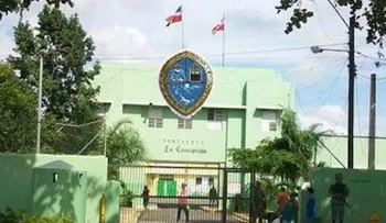 Turba mata a golpes y pedradas hombre asaltó banca de lotería