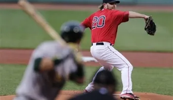 Miley llega al 8vo inning en victoria de Medias Rojas 