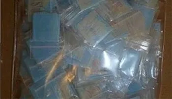 Niña de 4 años regala bolsitas de heroína a compañeros de clase