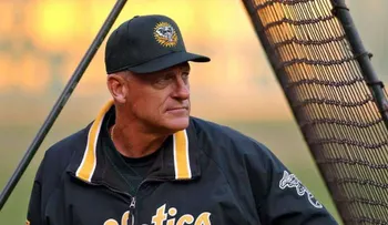 El exdirigente de Grandes Ligas, Art Howe, en estado grave por coronavirus