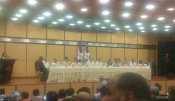 Autoridades discuten soluciones a la veda de productos