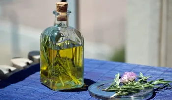 Alcohol de romero para eliminar las celulitis