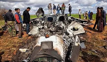 Piloto muere al estrellarse su avión F-15 en Virginia 