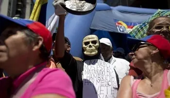 Mueren dos policías en protesta en Venezuela