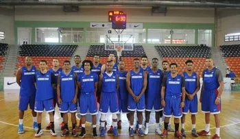 Preselección Nacional de Baloncesto RD realizó 2 cortes y redujo a 15 el grupo