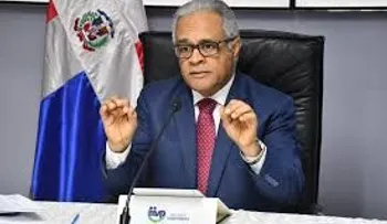 Ministro de Salud propone al presidente Danilo Medina disponer uso de mascarilla por decreto