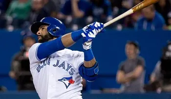 A-Rod da jonrón y se aproxima a Mays; Bautista y Machado la sacan