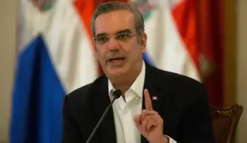 Abinader crea comisión de juristas y comunicadores para revisar legislación sobre libertad de expresión
