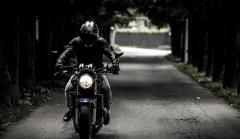 Hombre sufre una erección de 9 días tras un accidente en moto