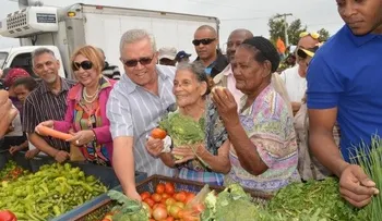 CEA e Inespre abren mercado de ventas populares en ingenio Quisqueya