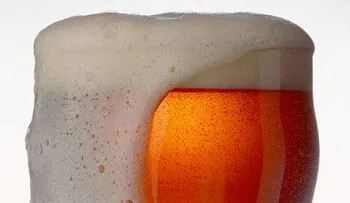 Científicos descubren la formula para tomar una cerveza perfecta