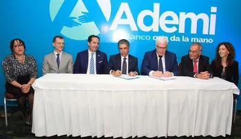 Asaltan sucursal del Banco Ademi en La Vega; hieren encargado de la seguridad