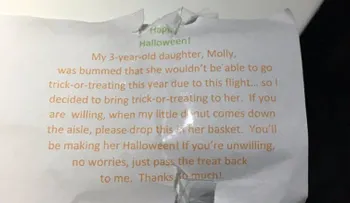 Padre organiza Halloween en pleno vuelo para que su hija pueda pedir dulces