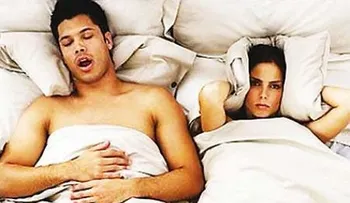 Padres roncadores ponen en riesgo la vida sexual de la pareja