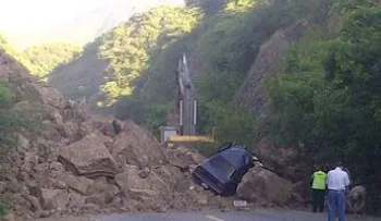Obras Públicas restablece tránsito en recta de Azua, luego de accidente