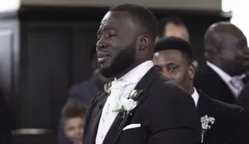 La reacción de este hombre al ver a su novia en su boda ha dado mucho de qué hablar