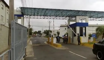 Fuego afecta empresa en zona franca en Santiago