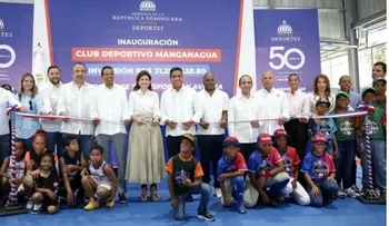 Gobierno entrega nuevo multiuso del Club Manganagua