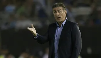 ¿Que pasaría si se queda Edgardo Bauza en la Selección argentina, y qué pasaría si se va?