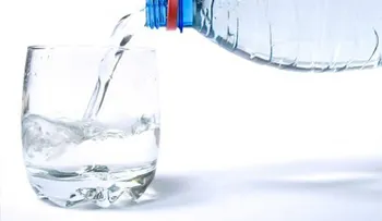 Beber mucha agua también puede ser peligroso para la salud