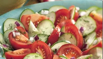 Este es el motivo por el cual nunca debes comer Tomates y Pepinos en la misma ensalada.