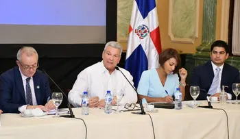 Ministro de la Presidencia preside encuentro con inversionistas franceses