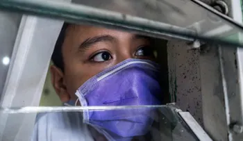 Los menores de 20 años son la mitad de susceptibles de contraer el COVID-19