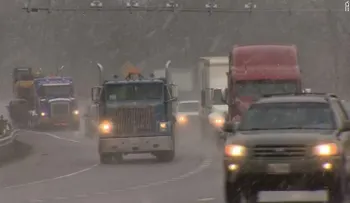 Más de 7,600 vuelos cancelados y miles de escuelas cerradas por tormenta de nieve en EE.UU.