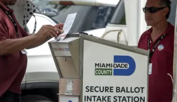 Jueza federal ratifica bloqueo a la reforma de Trump sobre el voto por correo