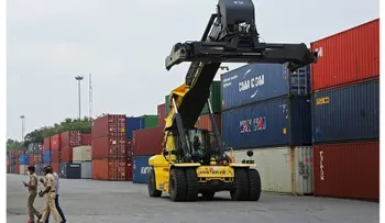EE.UU. impone aranceles a India por compra de crudo ruso