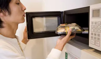¿Es cierto que la comida pierde nutrientes en el microondas?