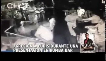 Hombre le da una tremenda galleta al autor de "Los cuartos míos" (VIDEO)