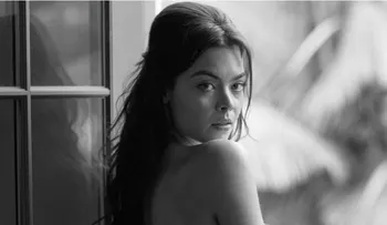 Scarlett Byrne, actriz de Harry Potter, posó desnuda para Playboy