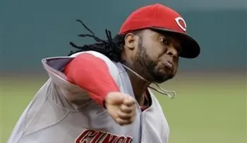 Dominicano Cueto supera a Scherzer y los Nacionales 