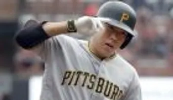 Jugador de MLB, Jung Ho Kang, choca su auto y abandona la escena