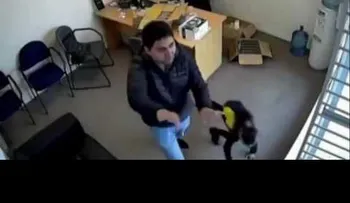 Una niña de 6 años muestra insólita valentía con atracador armado con un hacha